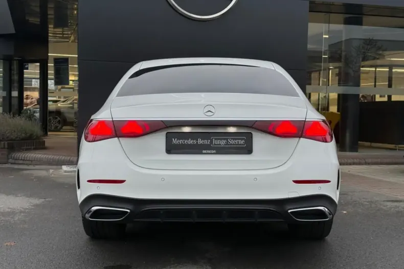 Mercedes-Benz E 200 din 2024 cu 15.336 km - oferta MER172346 - foto 4