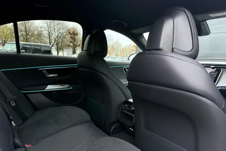 Mercedes-Benz E 200 din 2024 cu 15.336 km - oferta MER172346 - foto 12