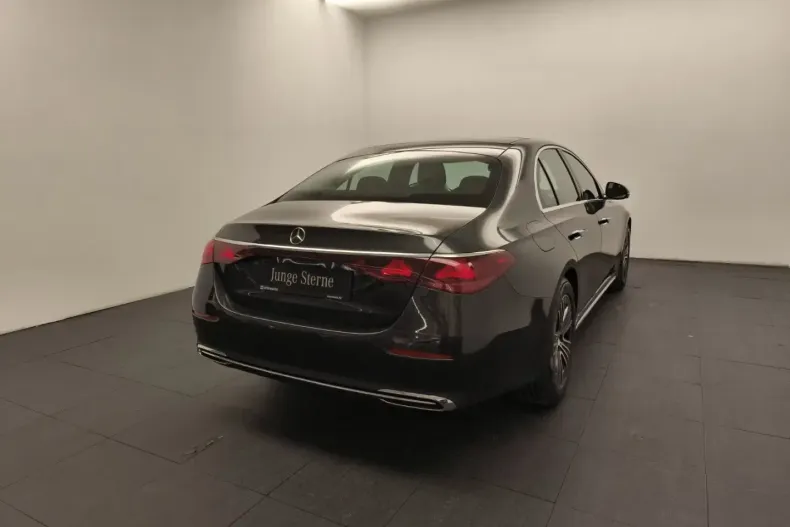 Mercedes-Benz E 200 din 2024 cu 5.035 km - oferta MER172347 - foto 4