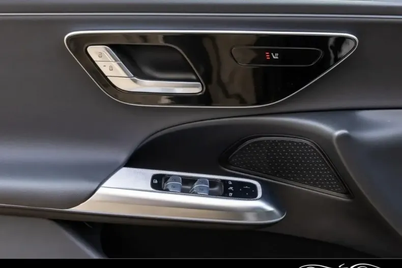 Mercedes-Benz E 220 din 2024 cu 16.100 km - oferta MER172349 - foto 11