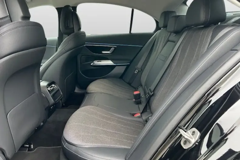 Mercedes-Benz E 200 din 2024 cu 13.054 km - oferta MER172350 - foto 12