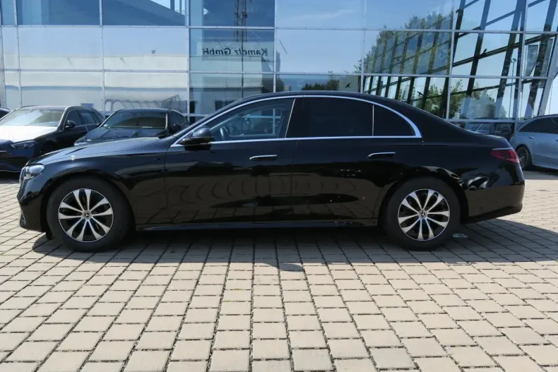 Mercedes-Benz E 220 din 2024 cu 13.797 km - oferta MER172353 - foto 3