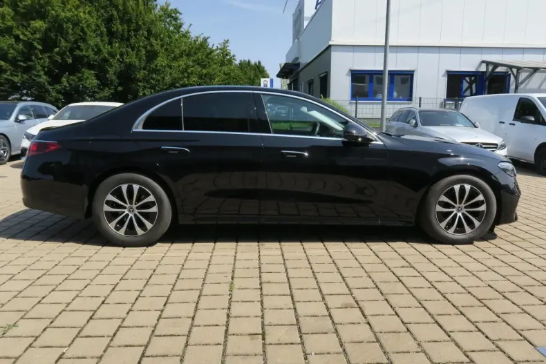 Mercedes-Benz E 220 din 2024 cu 13.797 km - oferta MER172353 - foto 4