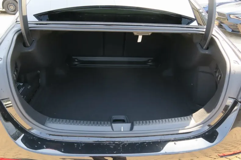 Mercedes-Benz E 220 din 2024 cu 13.797 km - oferta MER172353 - foto 8