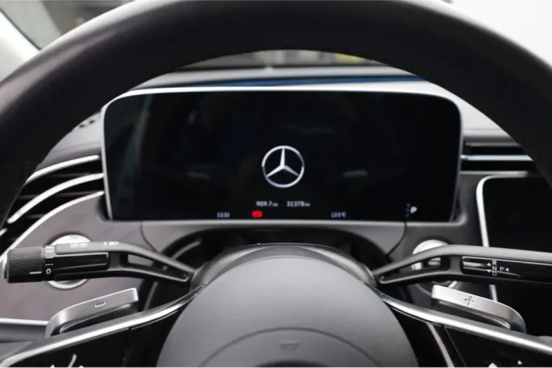 Mercedes-Benz E 220 din 2024 cu 29.997 km - oferta MER172354 - foto 9