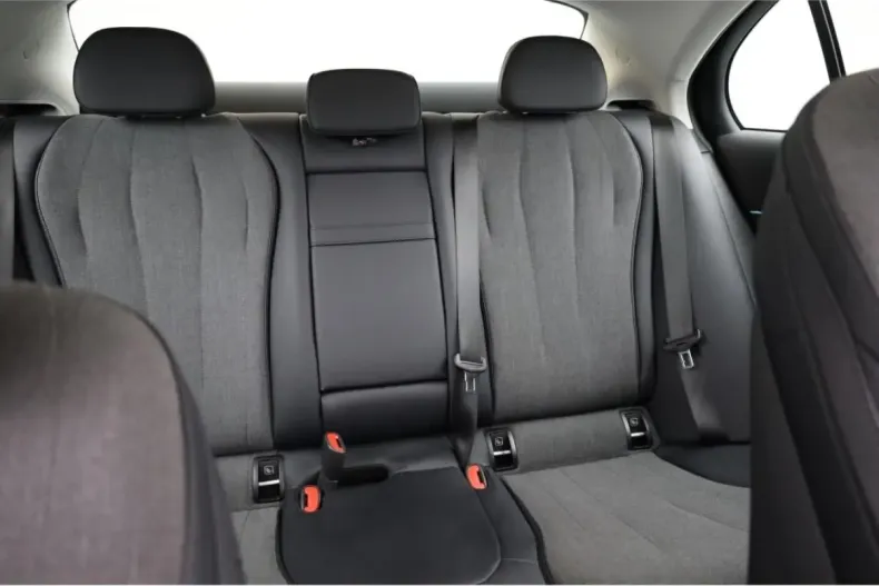 Mercedes-Benz E 220 din 2024 cu 29.997 km - oferta MER172354 - foto 16