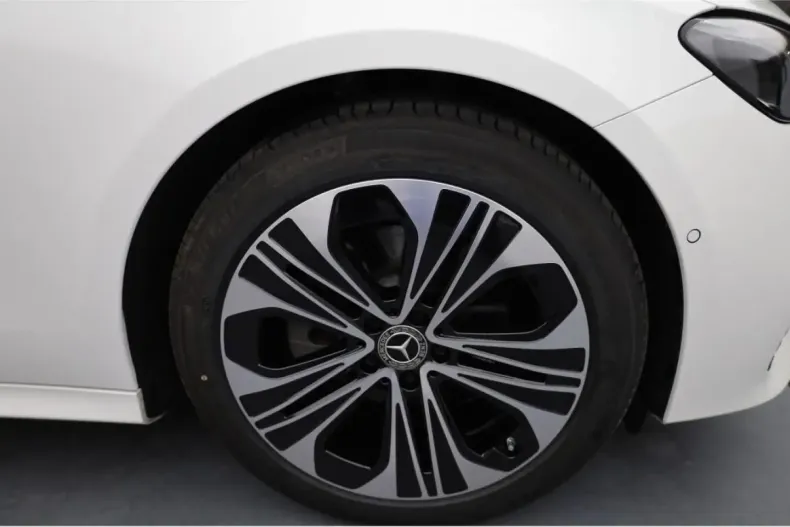 Mercedes-Benz E 220 din 2024 cu 29.997 km - oferta MER172354 - foto 17