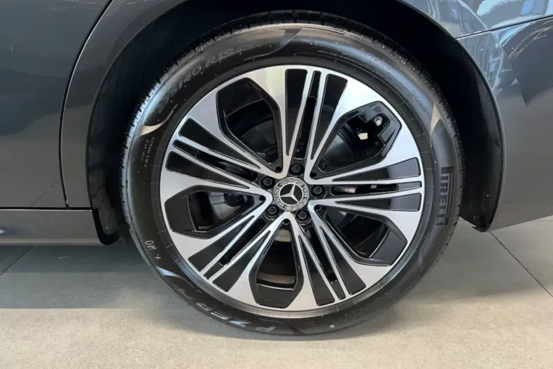 Mercedes-Benz E 220 din 2024 cu 20.000 km - oferta MER172355 - foto 8