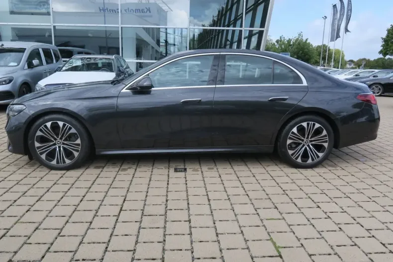 Mercedes-Benz E 200 din 2024 cu 22.146 km - oferta MER172356 - foto 3