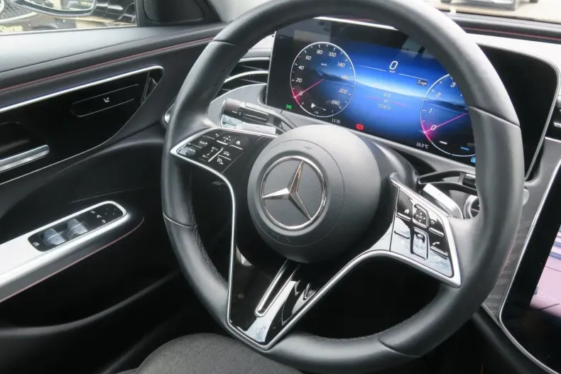 Mercedes-Benz E 200 din 2024 cu 22.146 km - oferta MER172356 - foto 12