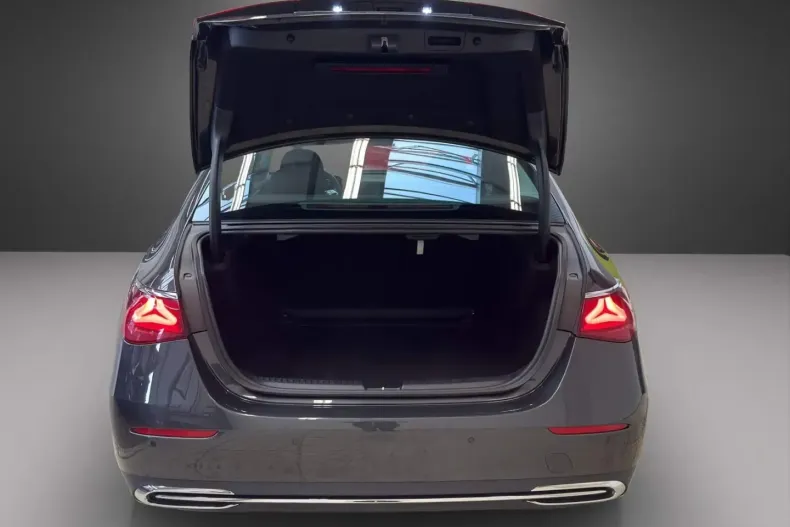 Mercedes-Benz E 200 din 2024 cu 36.815 km - oferta MER172359 - foto 12