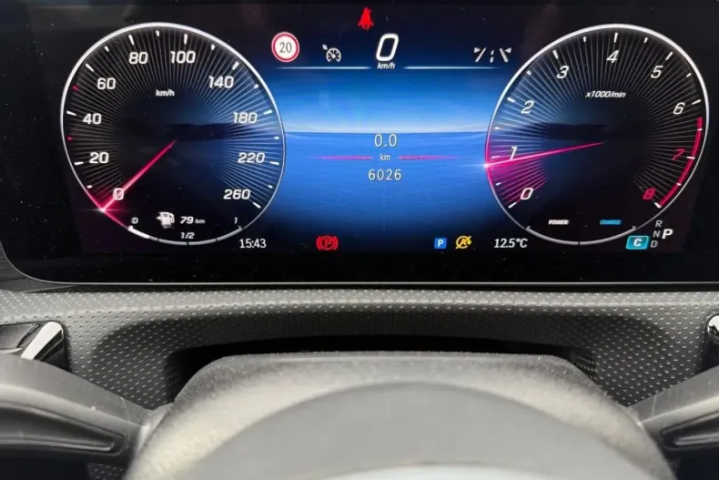 Mercedes-Benz CLA 180 din 2024 cu 6.018 km - oferta MER172360 - foto 18