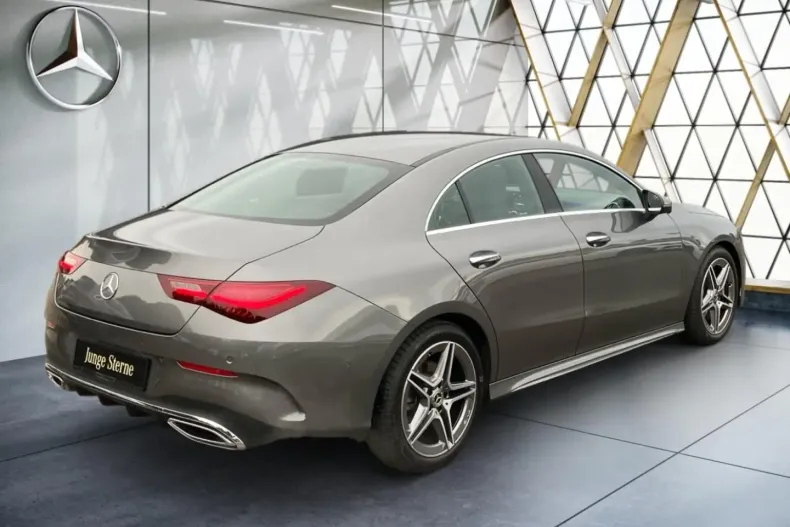 Mercedes-Benz CLA 200 din 2024 cu 5.266 km - oferta MER172361 - foto 15