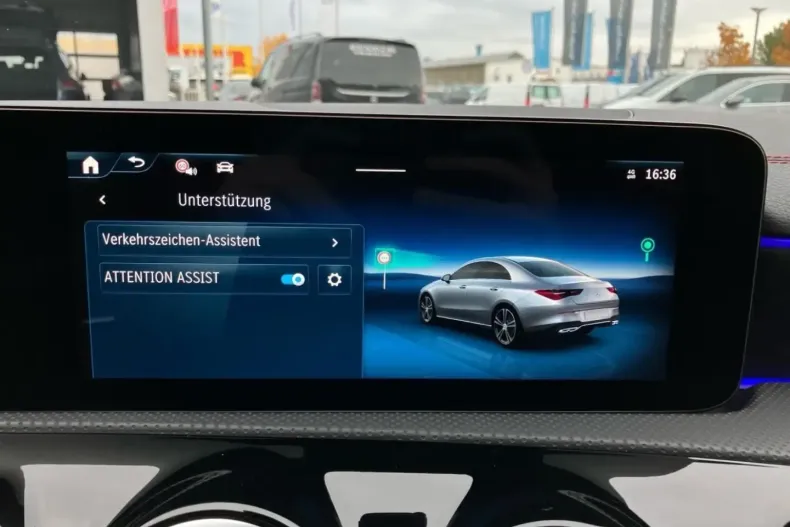 Mercedes-Benz CLA 200 din 2024 cu 5.266 km - oferta MER172361 - foto 23