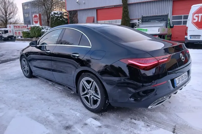 Mercedes-Benz CLA 180 din 2024 cu 13.650 km - oferta MER172362 - foto 5