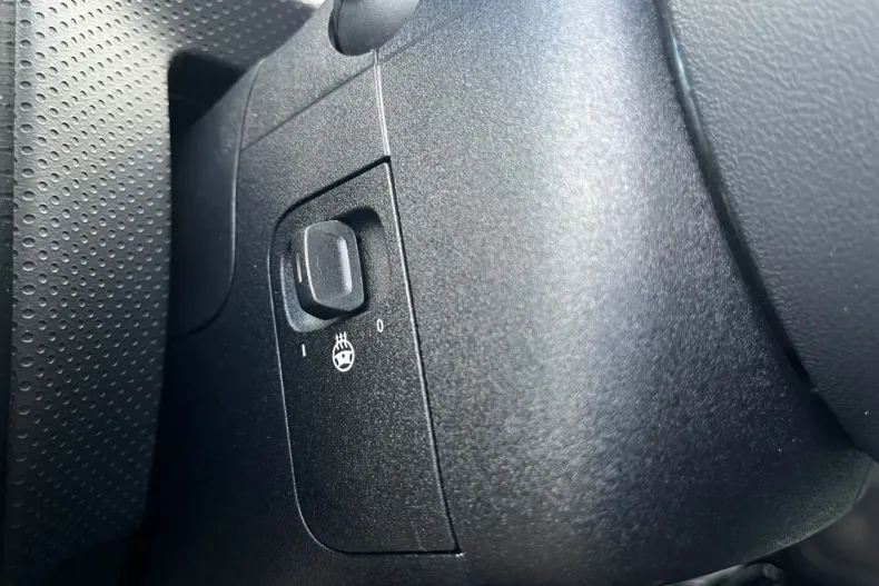 Mercedes-Benz CLA 180 din 2024 cu 17.500 km - oferta MER172366 - foto 15