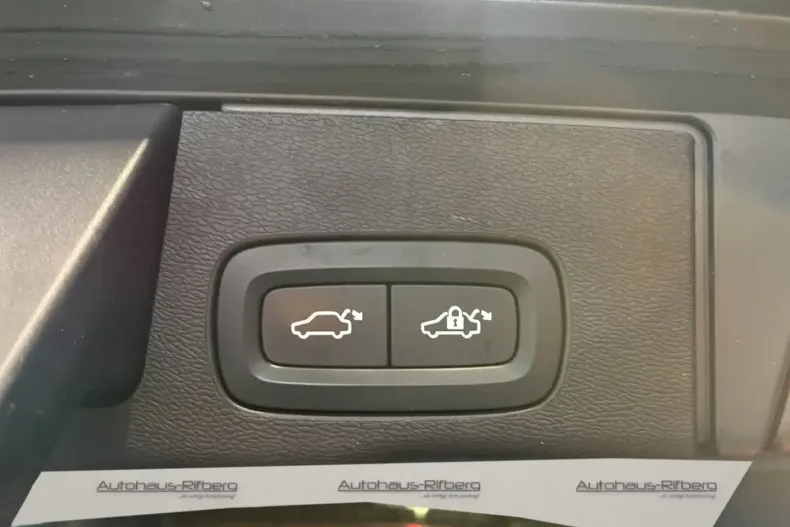 Volvo XC60 din 2021 cu 72.500 km - oferta VOL172367 - foto 19