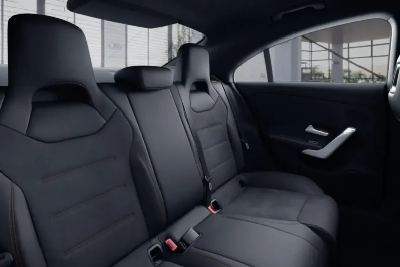 Mercedes-Benz CLA 250 din 2022 cu 29.687 km - oferta MER172370 - foto 9