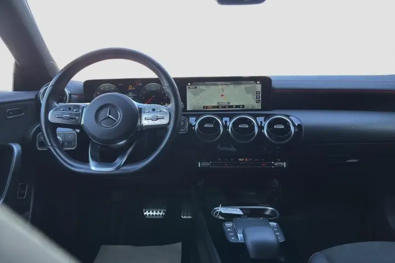 Mercedes-Benz CLA 200 din 2023 cu 49.999 km - oferta MER172372 - foto 9