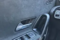 Mercedes-Benz CLA 200 din 2023 cu 49.999 km - oferta MER172372 - foto 17