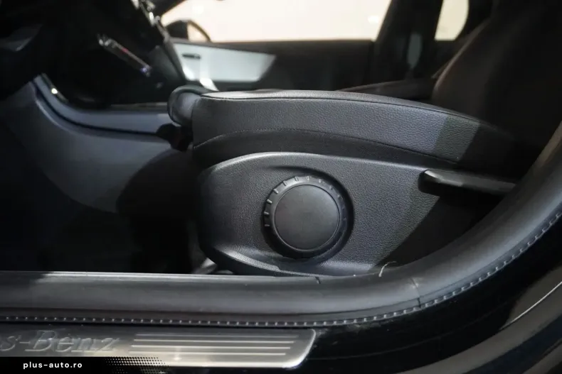 Mercedes-Benz CLA 200 din 2023 cu 55.250 km - oferta MER172374 - foto 13