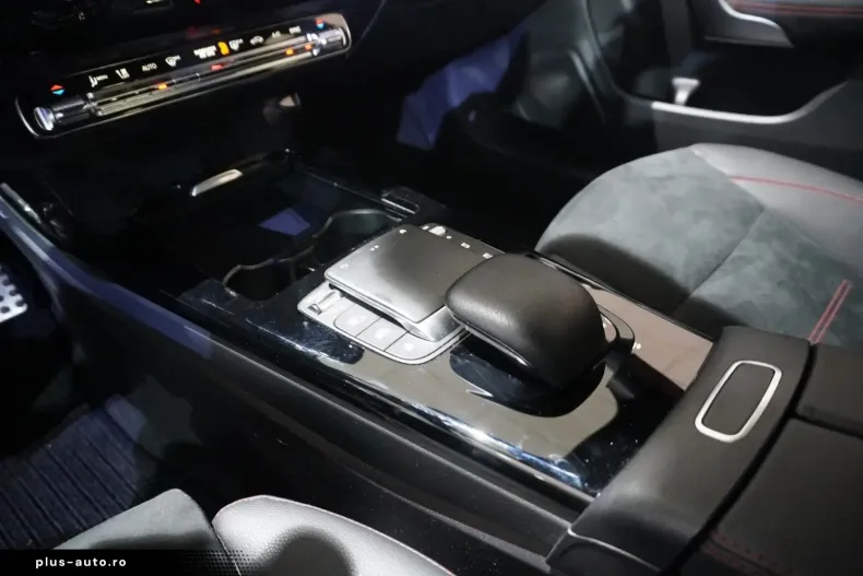 Mercedes-Benz CLA 200 din 2023 cu 55.250 km - oferta MER172374 - foto 32