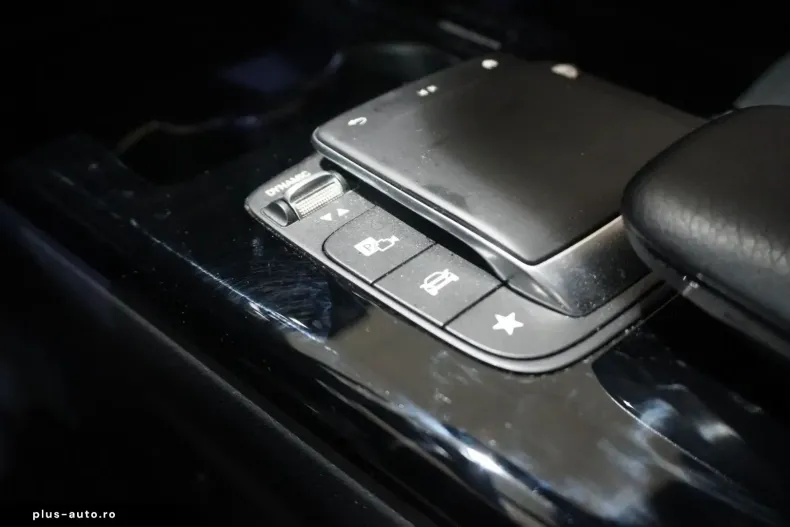 Mercedes-Benz CLA 200 din 2023 cu 55.250 km - oferta MER172374 - foto 33