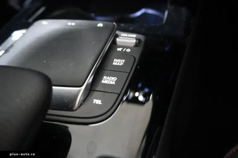 Mercedes-Benz CLA 200 din 2023 cu 55.250 km - oferta MER172374 - foto 34