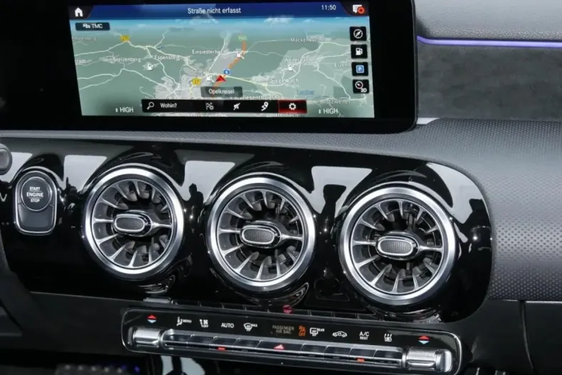 Mercedes-Benz CLA 250 din 2022 cu 50.559 km - oferta MER172375 - foto 7