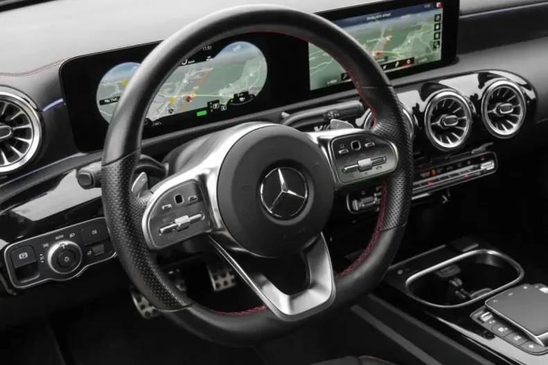 Mercedes-Benz CLA 250 din 2022 cu 50.559 km - oferta MER172375 - foto 8