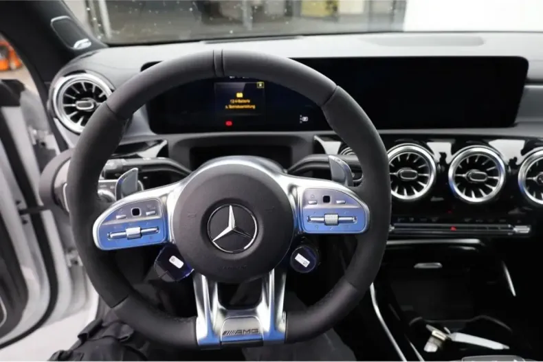 Mercedes-Benz CLA 45 AMG din 2022 cu 29.000 km - oferta MER172376 - foto 11