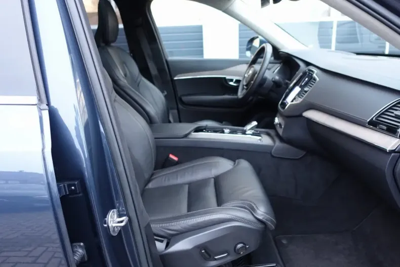 Volvo XC90 din 2023 cu 39.459 km - oferta VOL172379 - foto 10