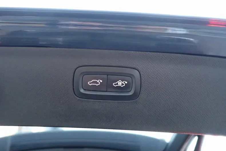 Volvo XC90 din 2023 cu 39.459 km - oferta VOL172379 - foto 25