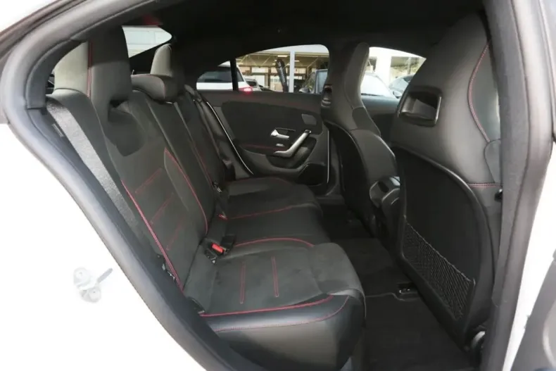 Mercedes-Benz CLA 250 din 2022 cu 50.760 km - oferta MER172380 - foto 9