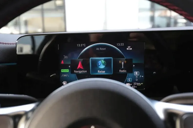 Mercedes-Benz CLA 250 din 2022 cu 50.760 km - oferta MER172380 - foto 16