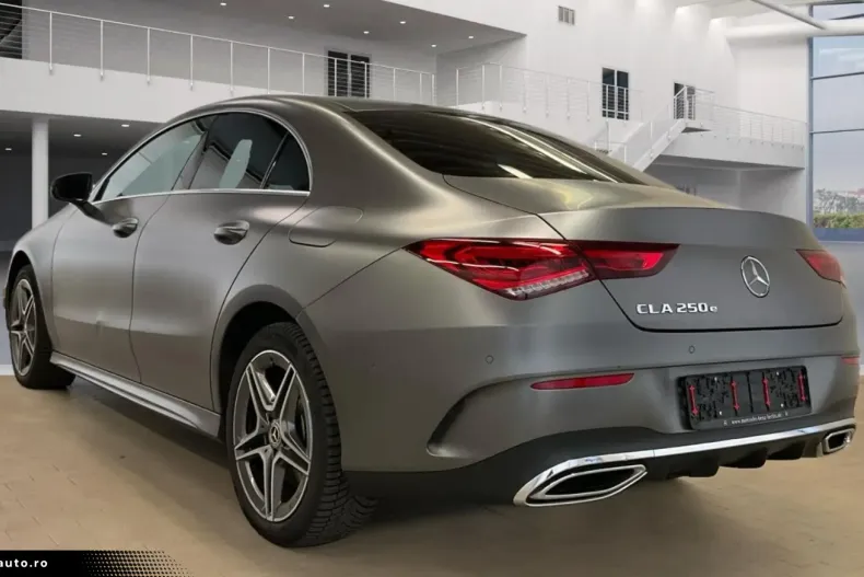 Mercedes-Benz CLA 250 din 2022 cu 33.215 km - oferta MER172381 - foto 3