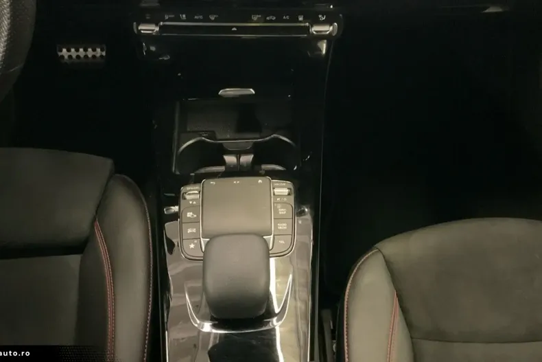 Mercedes-Benz CLA 250 din 2022 cu 33.215 km - oferta MER172381 - foto 8