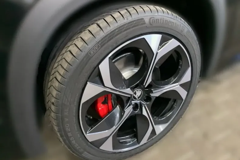 Skoda Kodiaq din 2025 cu 6.500 km - oferta SKO172383 - foto 3