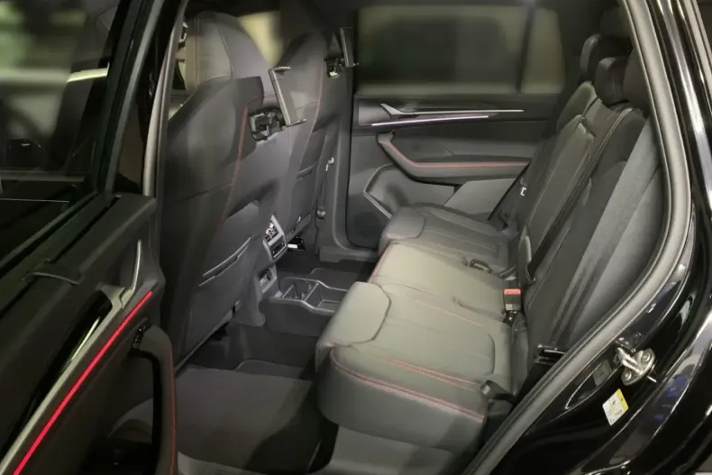 Skoda Kodiaq din 2025 cu 6.500 km - oferta SKO172383 - foto 6