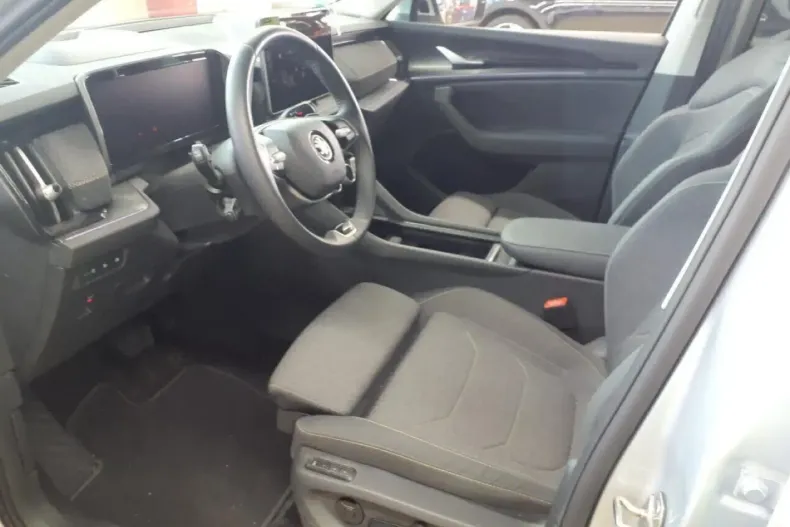 Skoda Kodiaq din 2025 cu 22.800 km - oferta SKO172389 - foto 3