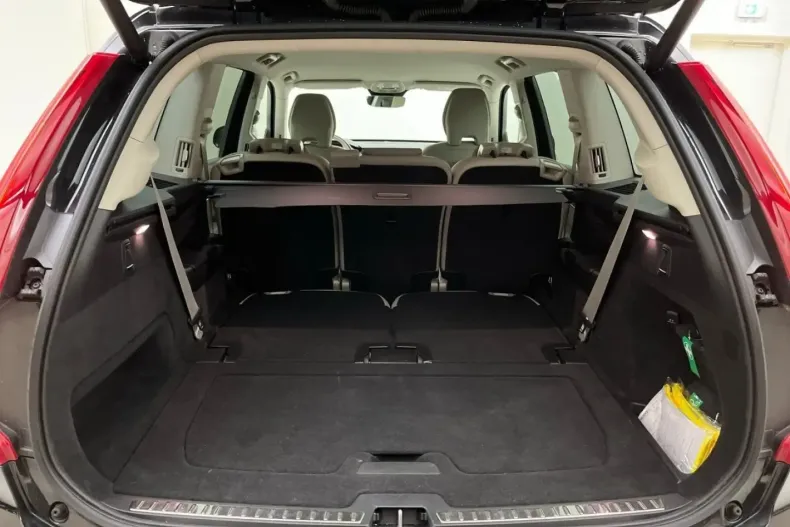 Volvo XC90 din 2024 cu 44.606 km - oferta VOL172391 - foto 9