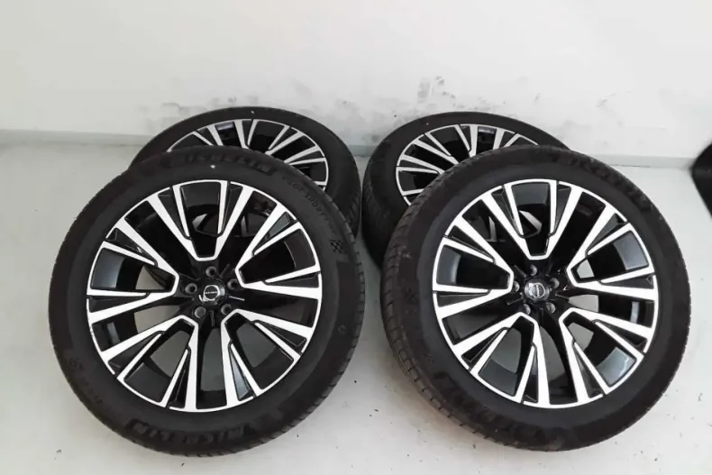 Volvo XC90 din 2024 cu 44.606 km - oferta VOL172391 - foto 10