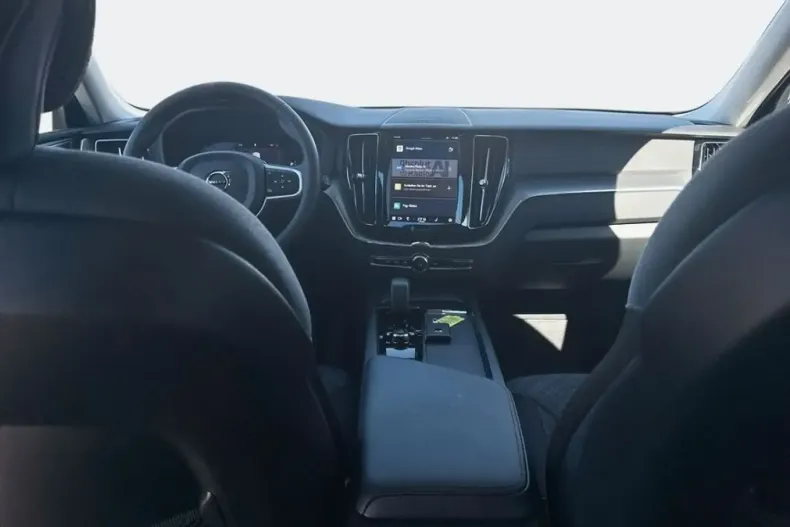 Volvo XC60 din 2024 cu 13.088 km - oferta VOL172405 - foto 6