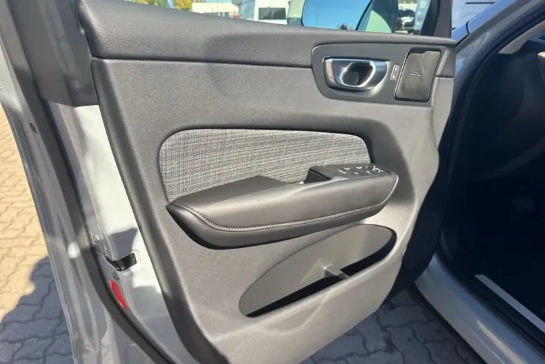 Volvo XC60 din 2024 cu 13.088 km - oferta VOL172405 - foto 10