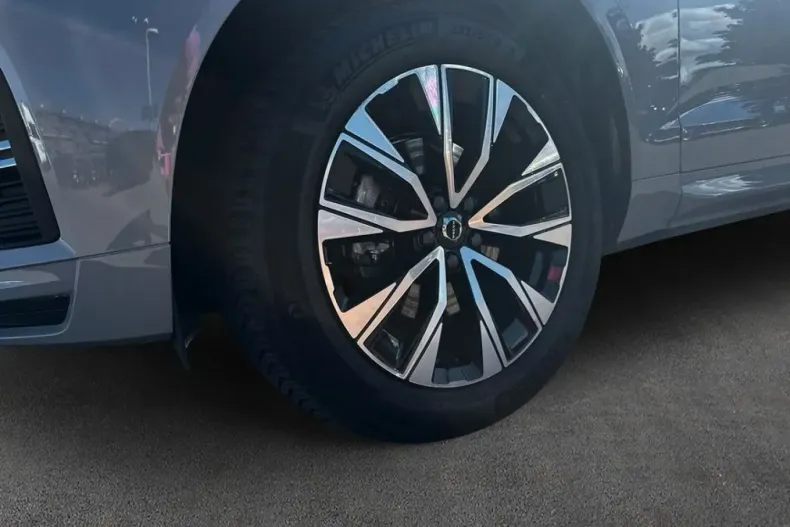 Volvo XC60 din 2024 cu 13.088 km - oferta VOL172405 - foto 12