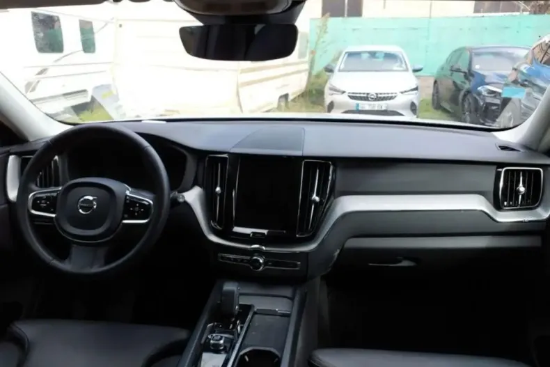 Volvo XC60 din 2023 cu 55.897 km - oferta VOL172408 - foto 3