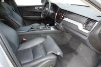 Volvo XC60 din 2023 cu 55.897 km - oferta VOL172408 - foto 4