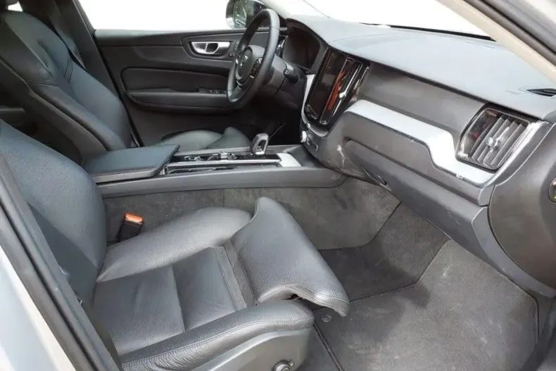 Volvo XC60 din 2023 cu 55.897 km - oferta VOL172408 - foto 4