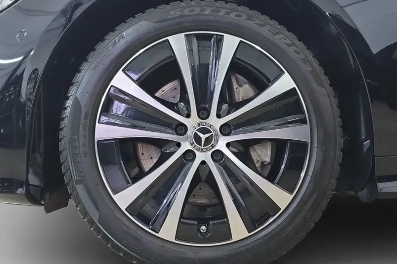 Mercedes-Benz E 300 din 2022 cu 96.322 km - oferta MER172413 - foto 5