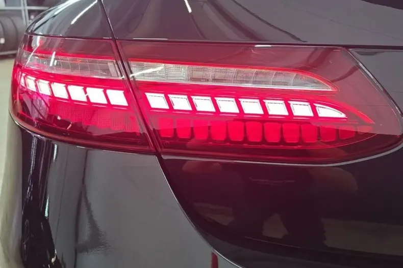 Mercedes-Benz E 300 din 2022 cu 96.322 km - oferta MER172413 - foto 12